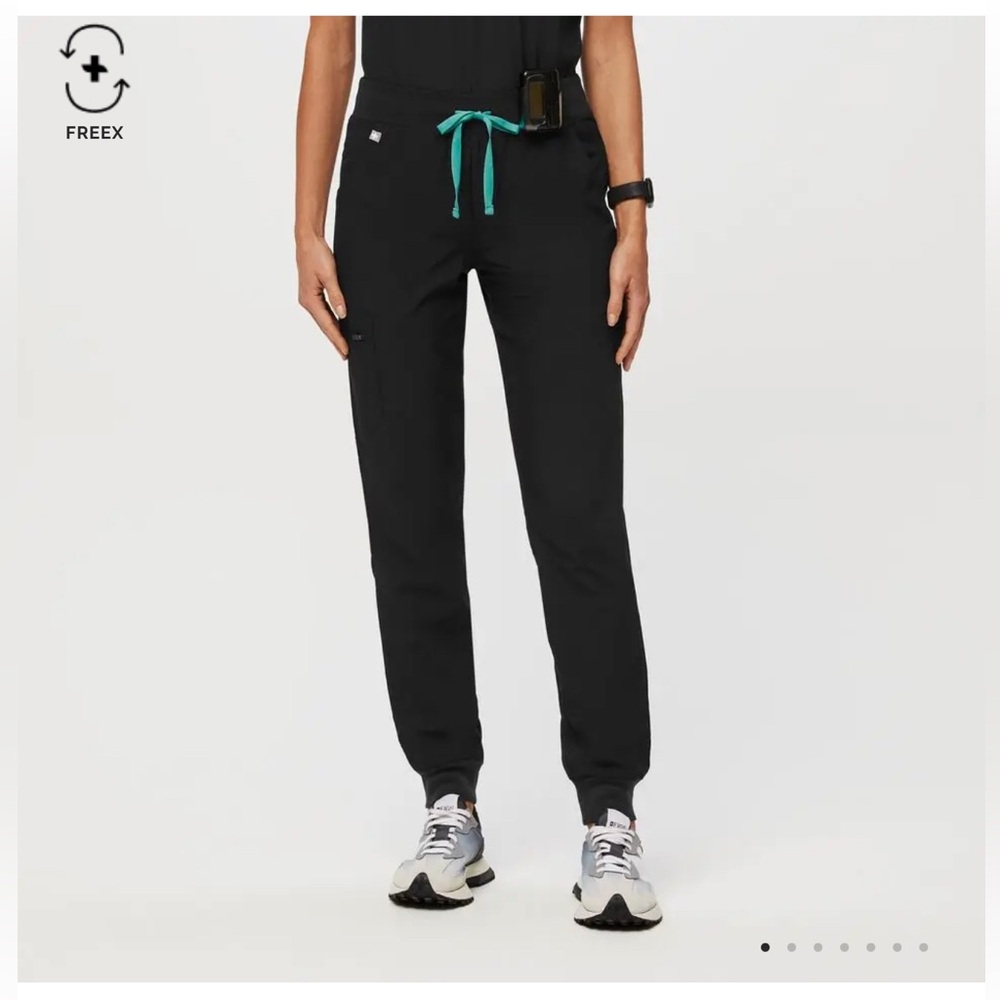 women's M Black Figs FREEX Lined Zamora Scrub Joggers